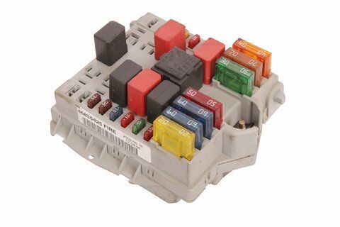 Poistková skrinka pri motore 46835425