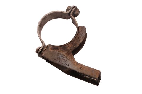 Držiak tlakového potrubia 06A145764A