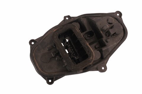 Pätica ľavého zadného svetla liftback - 5E5945257
