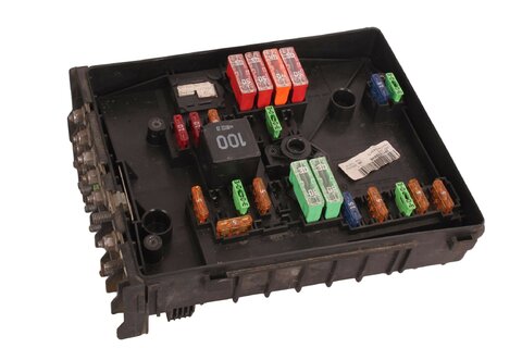 Poistková skrinka motora