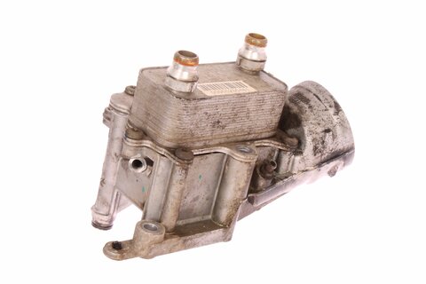 Držiak olejového filtra s chladením