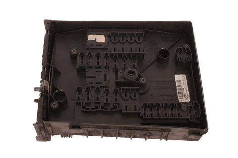 Poistková skrinka motora