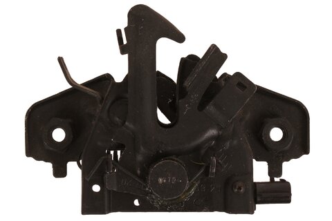 Zámok prednej kapoty