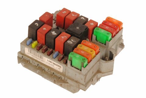 Poistková skrinka v motore