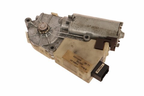 Elektrický motorček otvárania strešného okna