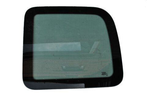 Ľavé bočné zadné sklo pevné