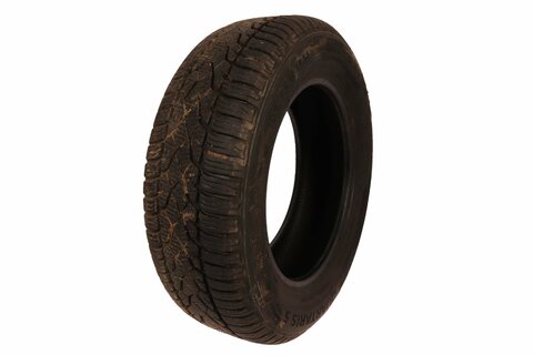 CELOROČNÝ 195/65 R15 91H BARUM Quartaris 5 (7,5 mm) rok 2018