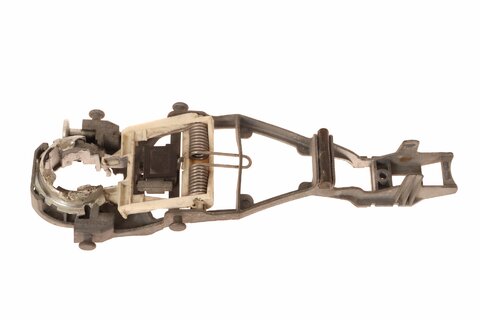 Upevňovací strmeň ľavej prednej/zadnej kľučky 1K0837885A