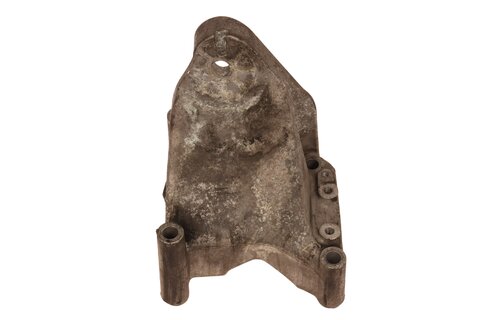 Držiak motora pravý 070199308B