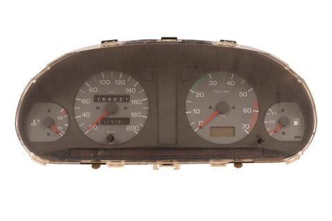 Prístrojový štít s otáčkomerom