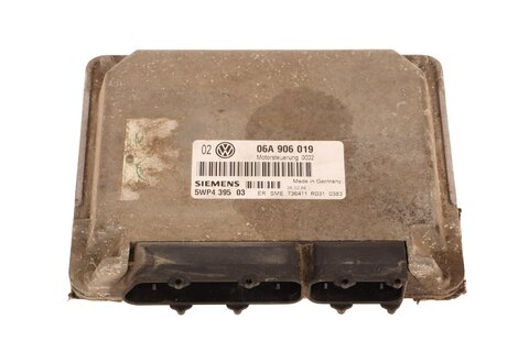 Riadiaca jednotka motora 06A906019