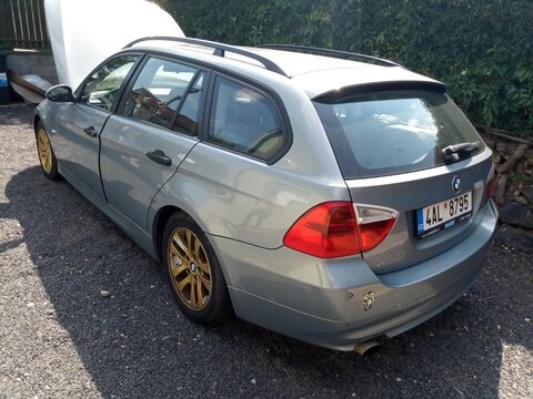BMW 320i 2.0 110 kW