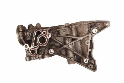 Držiak alternátora a olejového filtra 06J903143 S/L/R/P