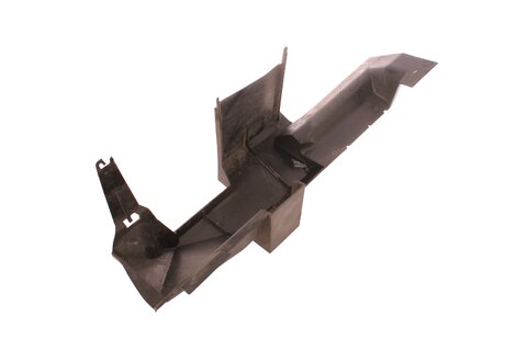 Pravý plastový kryt chladiča