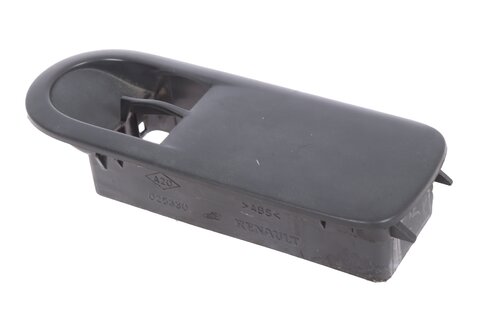 Držiak spínačov pri dverách vodiča