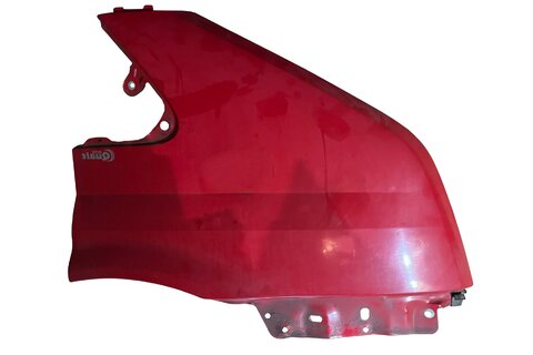 Blatník predný pravý bez blikača 8C11-16015-AA