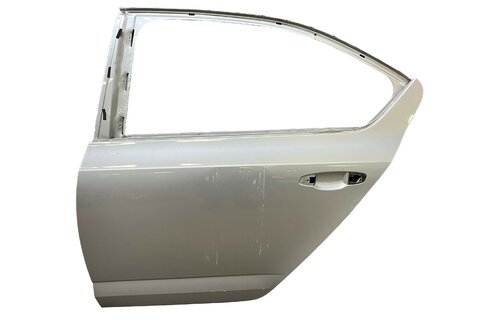 Dvere zadné ľavé liftback 5E5833055B