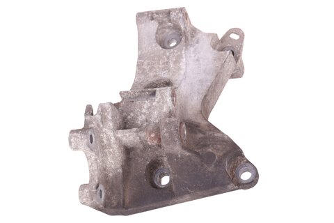 Držiak alternátora