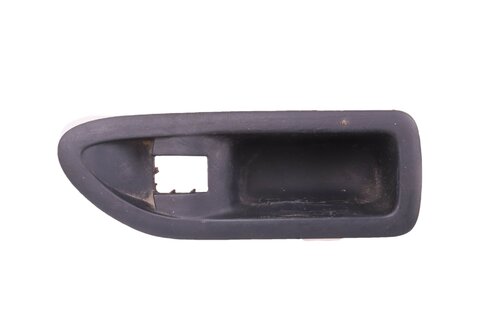 Plastový držiak vypínača okien zadných ľavých dverí 8200016013