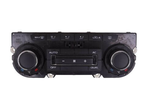 Panel ovládania automatickej klimatizácie 3T0907044 AR/AK