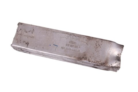 Držiak predného nárazníka ľavý 4F0807133