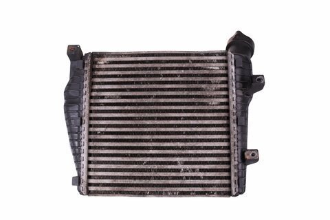 Chladič nasávaného vzduchu - intercooler 7L0145803A
