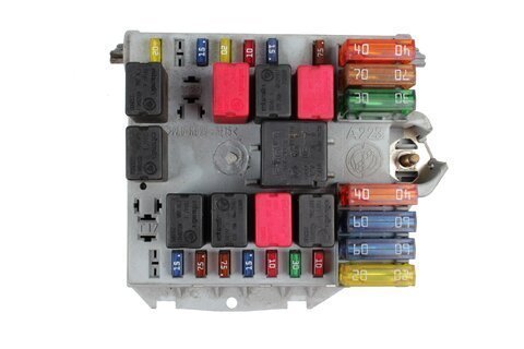 Poistková skrinka pri motore 46835603