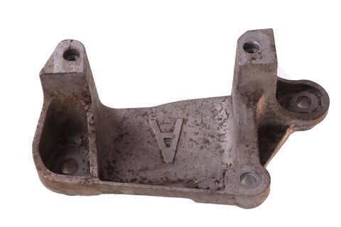 Držiak motora ľavý 1813A2