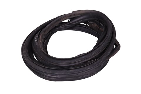 Gumové tesnenie zadných dverí vľavo 902569