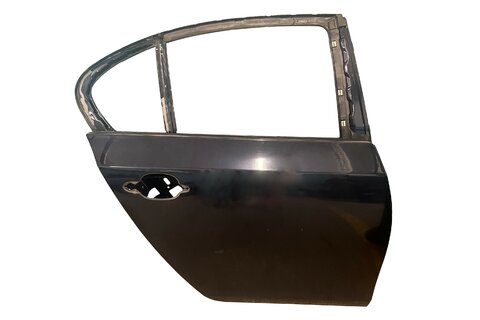 Dvere zadné pravé sedan 41009631832