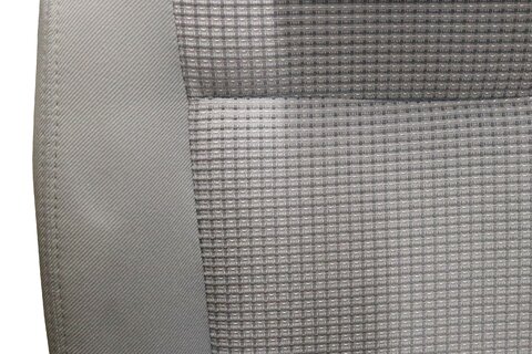 Sedadlo druhého radu bielej pravej