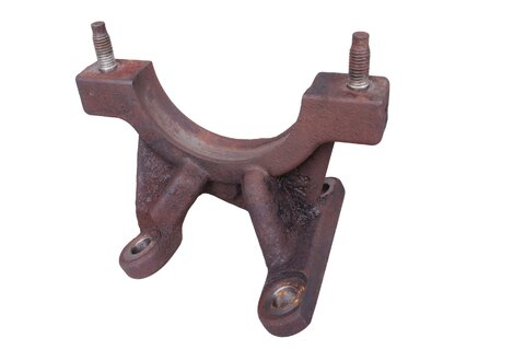 Držiak poloosi 4M51-3K305-EA