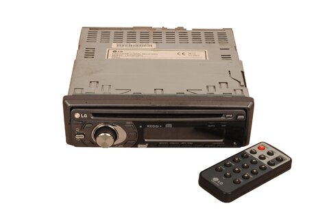 Autorádio s CD, AUX, MP3, univerzálne