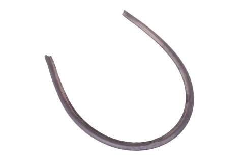 Tesnenie rámu čelného skla 8E0823723B