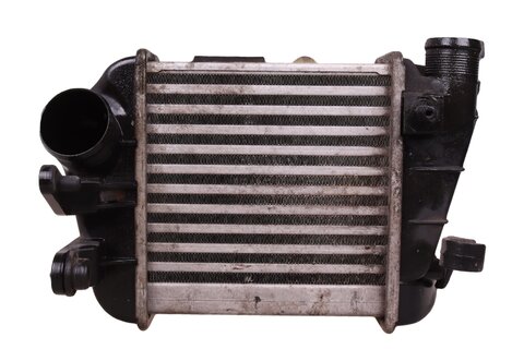 Chladič nasávaného vzduchu - intercooler ľavý 8E0145805AD