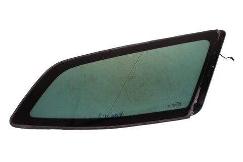 Sklo bočné pravé zadný kufor combi 8569WJ