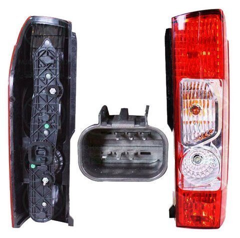 Zadné svetlo pravé P komplet (prvovýroba) (pre vozidlá do -12/10 nutné použiť redukciu)