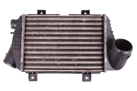 Chladič nasávaného vzduchu - intercooler 701145805A