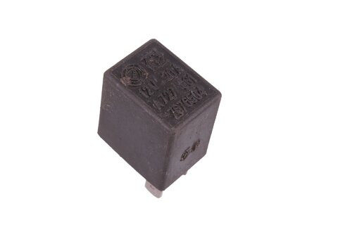 Relé 20A čierne 7676504