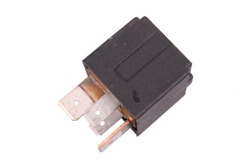 Relé 50A čierne 46520429