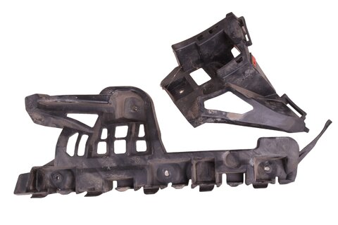 Držák předního nárazníku pravý 13368951