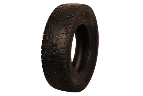 Pneumatika ZIMNÁ 225/75 R16C 121/120R NOKIAN Snowproof C (5,5 mm) rok 2021