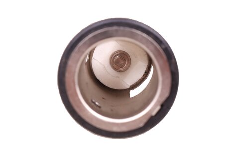 Zásuvka 12V vpředu ve schránce 2533679903