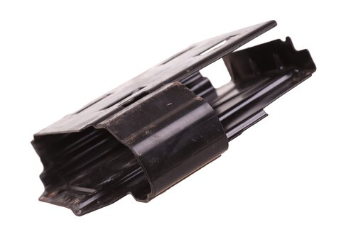 Držiak riadiacej jednotky motora 8E0907411H