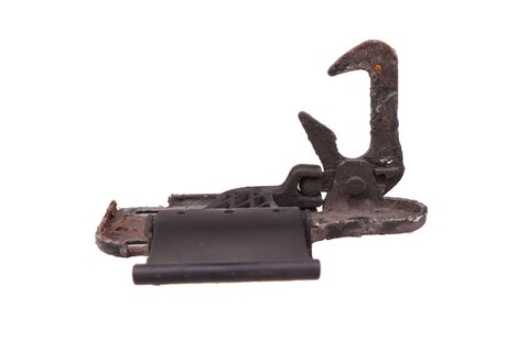 Zámok kapoty (horný diel) 4E0823485B