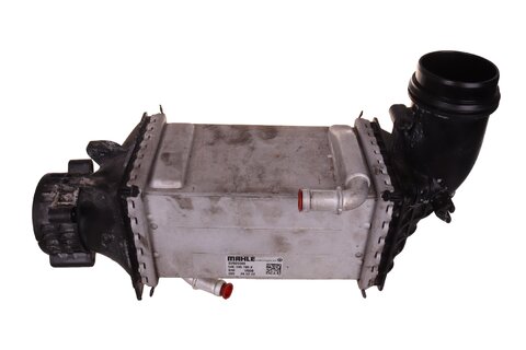 Chladič nasávaného vzduchu - intercooler 04E145785M