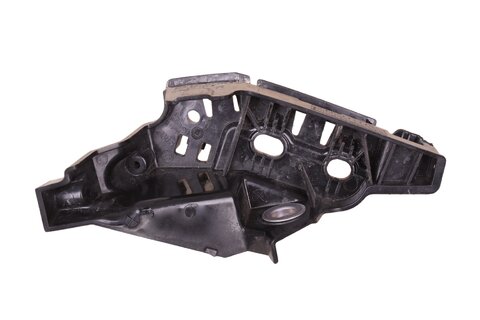 Držiak predného nárazníka pravý 2GA807050B