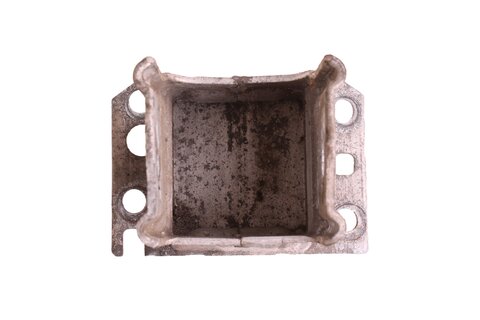 Držiak výstuhy predného nárazníka ľavý 4E0807115