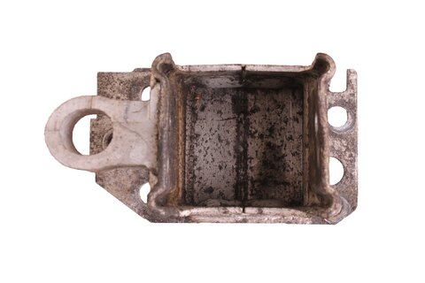 Držiak výstuhy predného nárazníka pravý 4E0807134AB