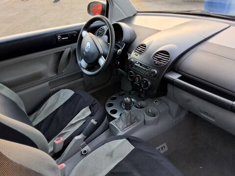 Volkswagen New Beetle 1.4 55 kW